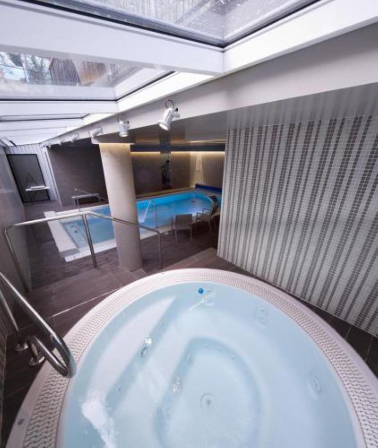 U-hotel Ciudad De 4*